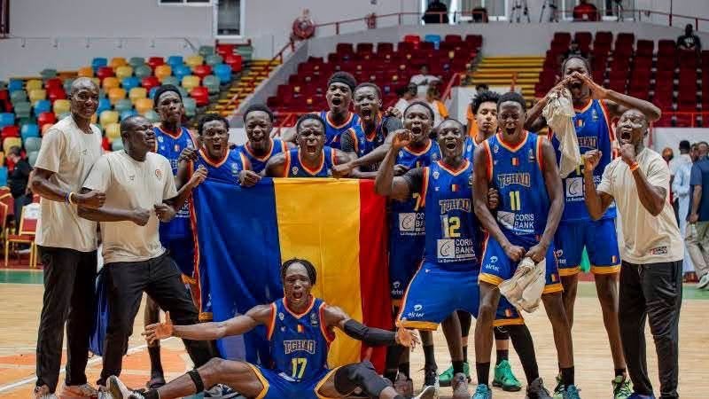 La sélection tchadienne U18 célèbre son parcours à l’AfroBasket U18 2026.
